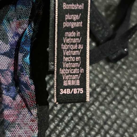 Brand new never worn Victoria’s Secret bombshell bra size 34B - Picture 3 of 7